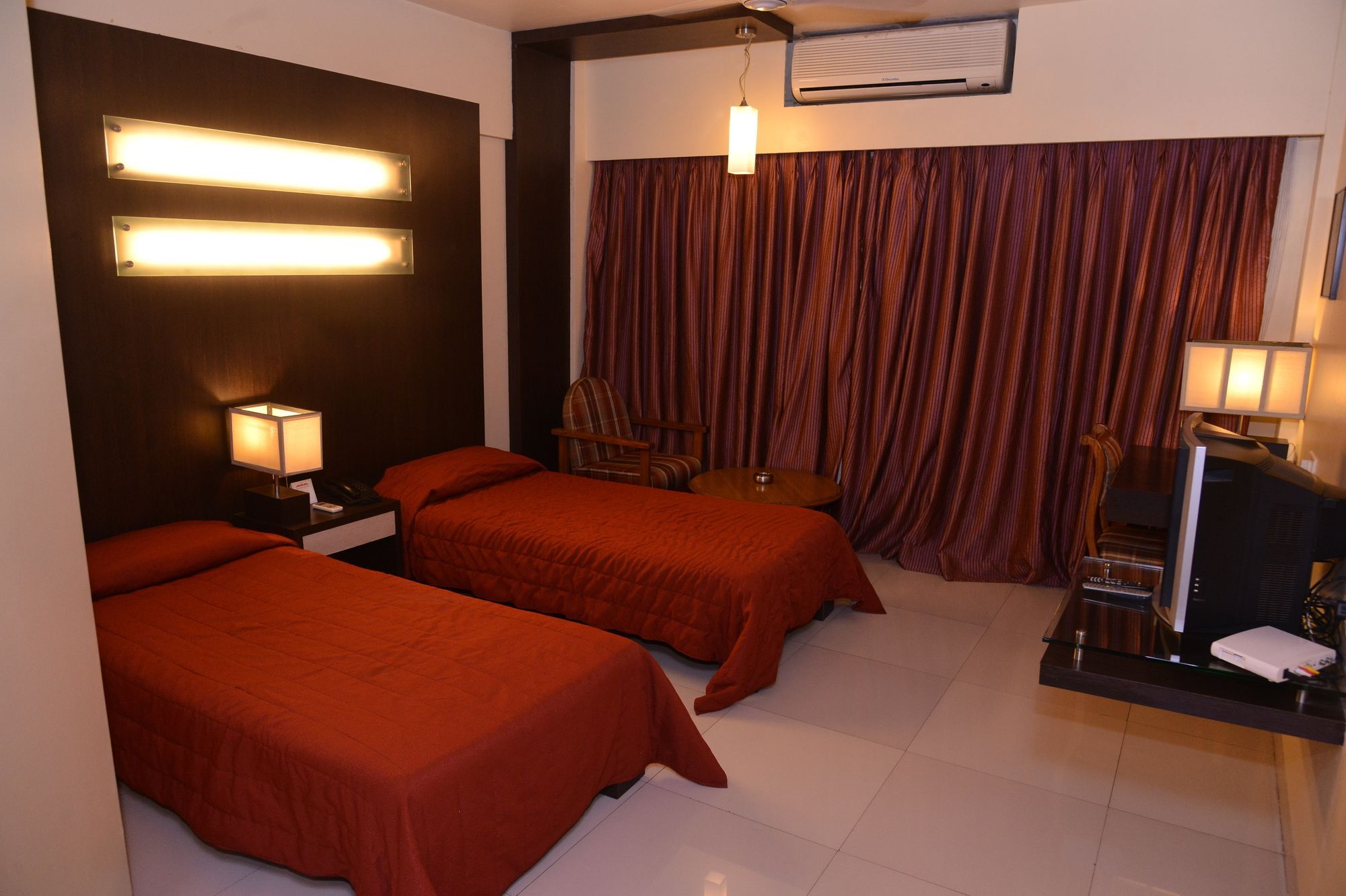 Hotel Sai Palace Nashik Exterior foto